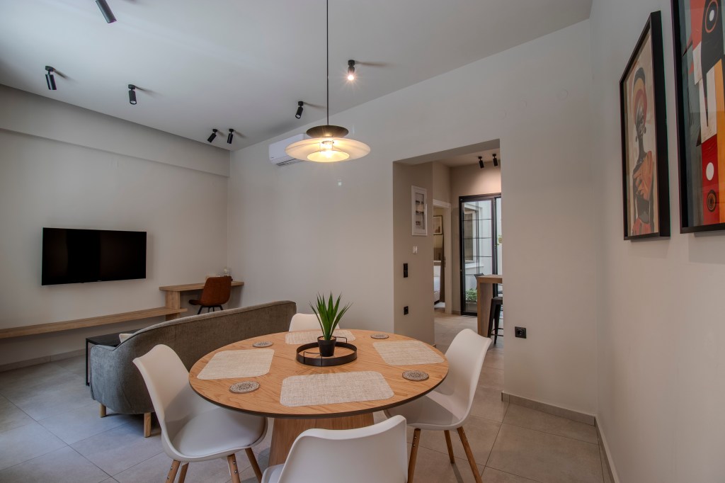 Spacious living room